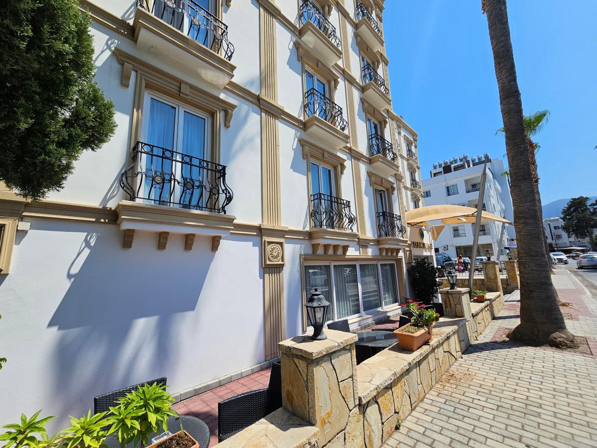 Park Palace Hotel 키레니아 외부 사진