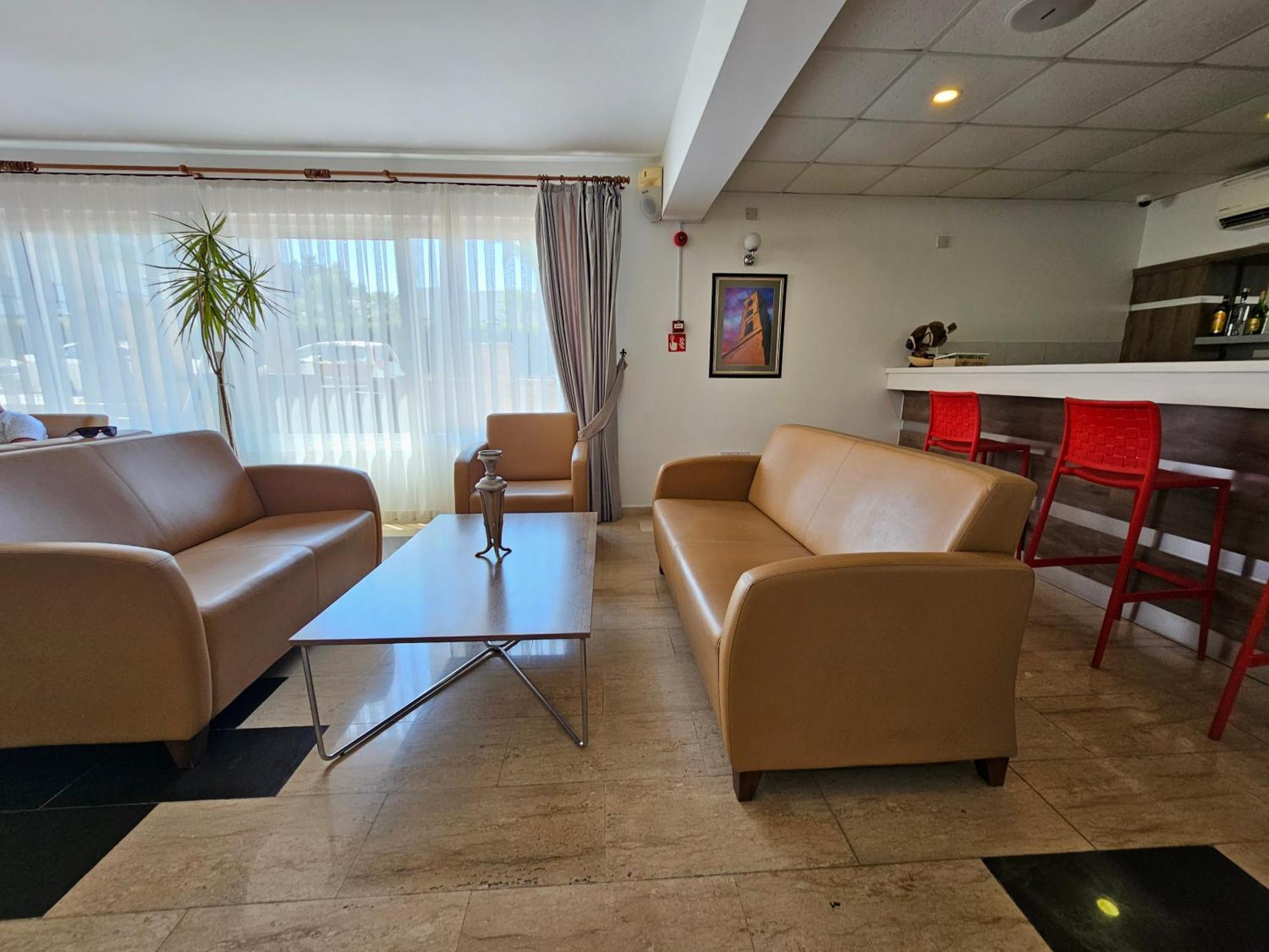 Park Palace Hotel 키레니아 외부 사진