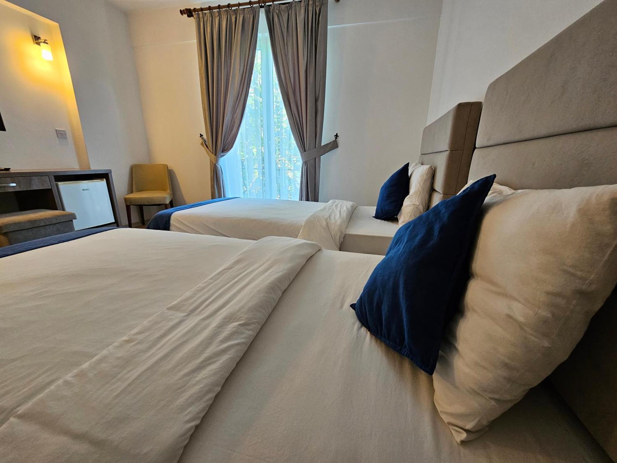 Park Palace Hotel 키레니아 외부 사진
