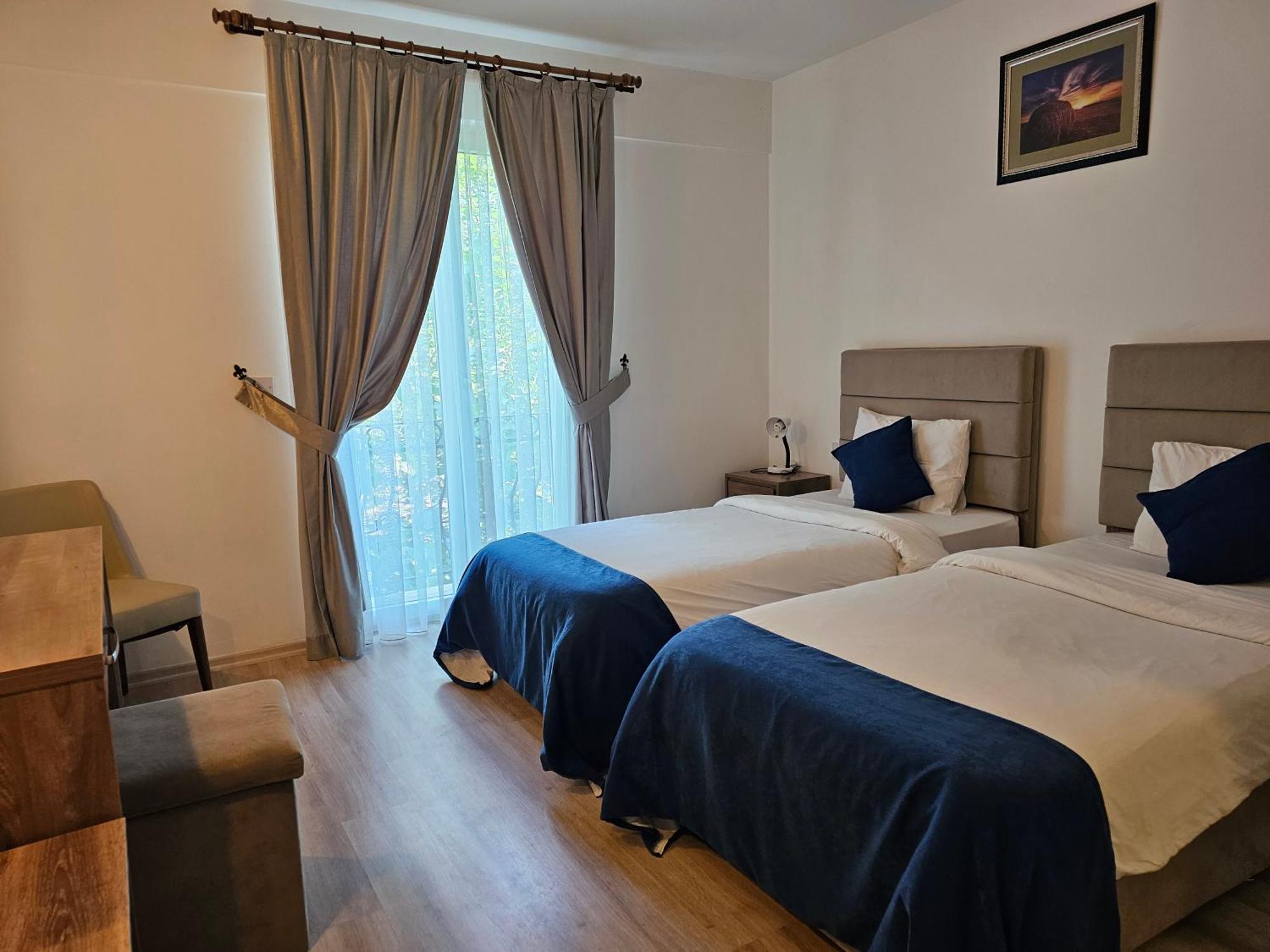 Park Palace Hotel 키레니아 외부 사진