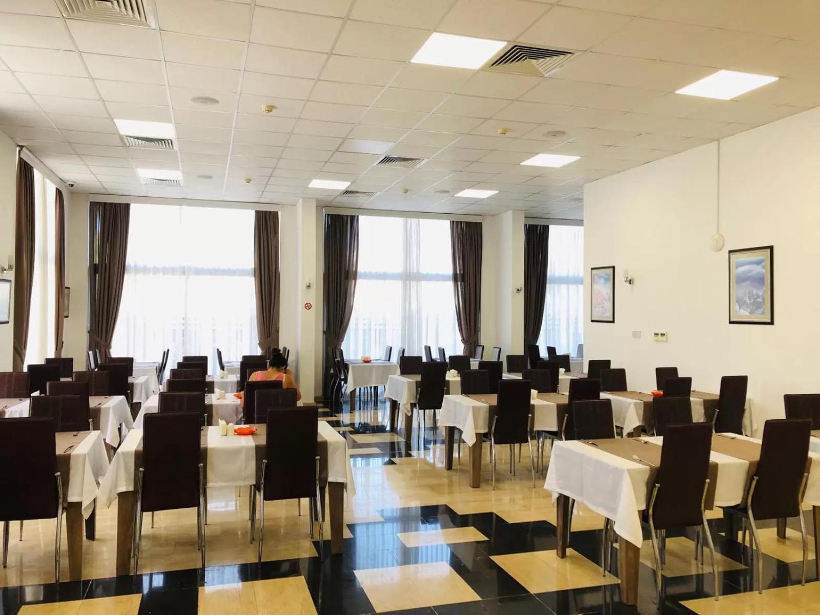 Park Palace Hotel 키레니아 외부 사진
