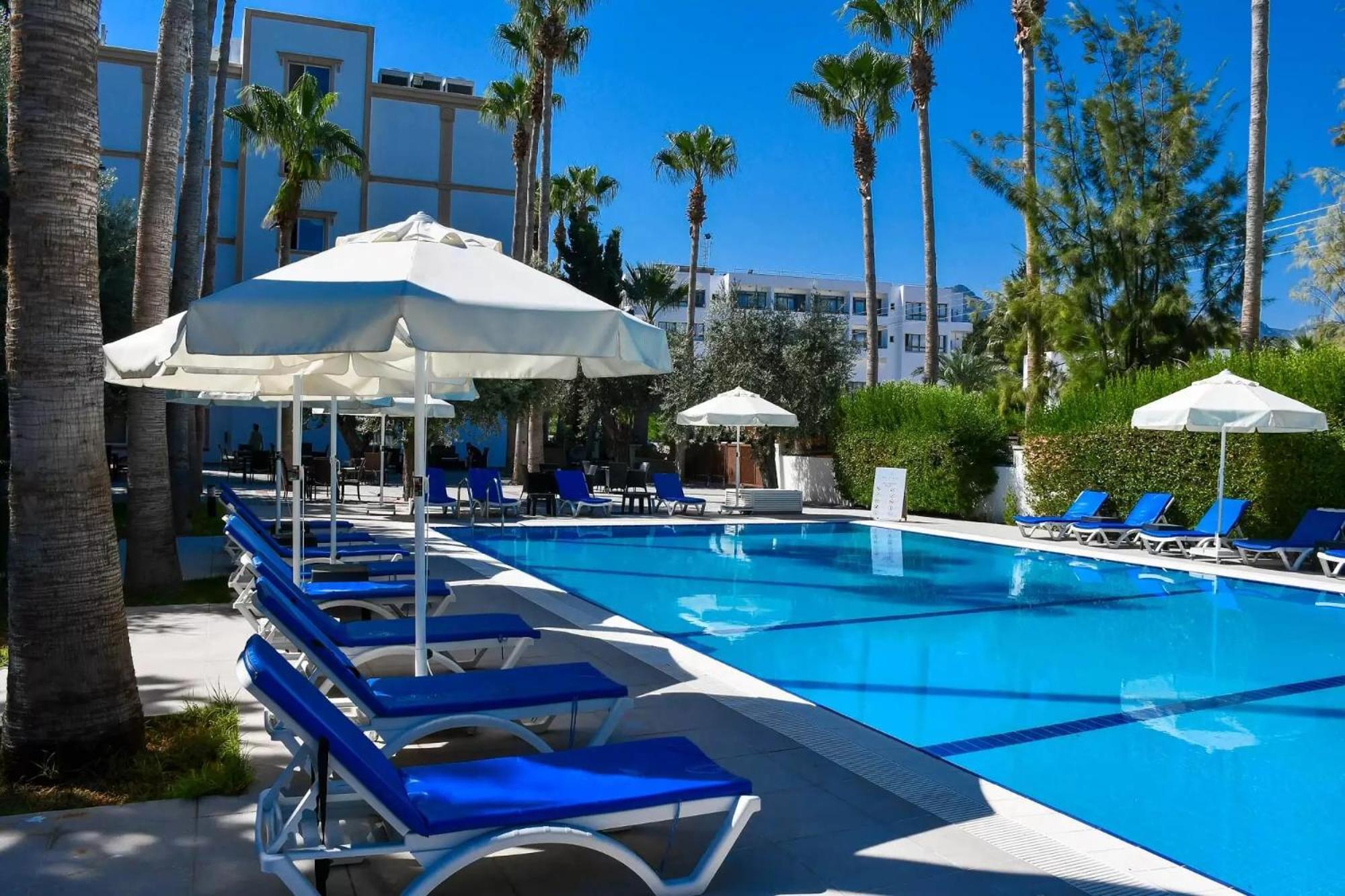 Park Palace Hotel 키레니아 외부 사진
