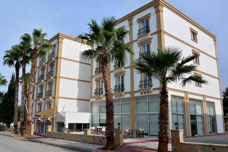 Park Palace Hotel 키레니아 외부 사진