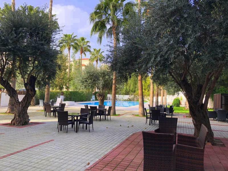 Park Palace Hotel 키레니아 외부 사진