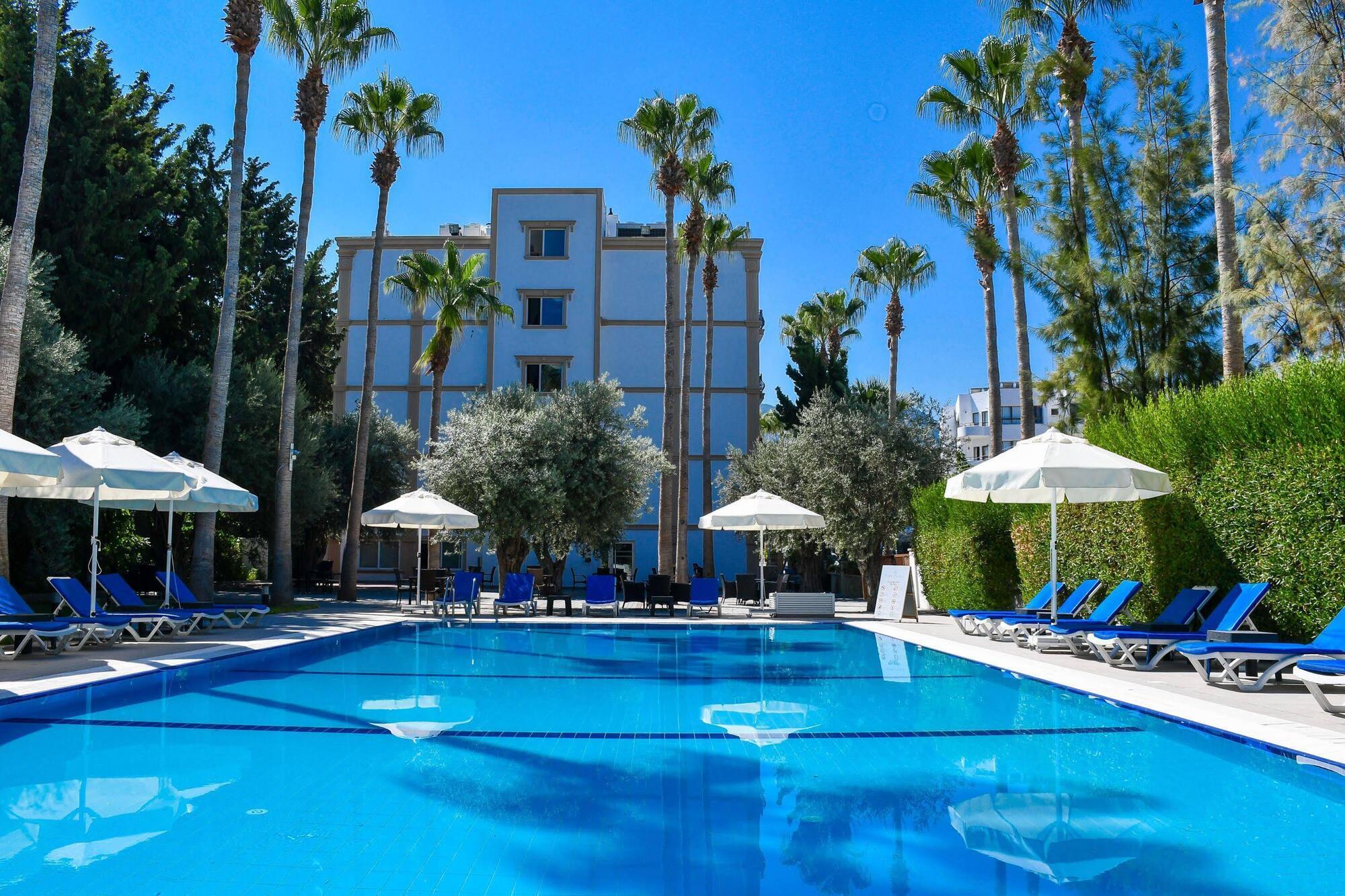Park Palace Hotel 키레니아 외부 사진